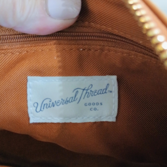 Universal Thread Tan Shoulder Bag with Gold Chain - Picture 9 of 9